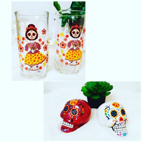 Day of the Dead #homedecorDrinking glasses and salt & pepper set Check out my #poshmarkcloset 