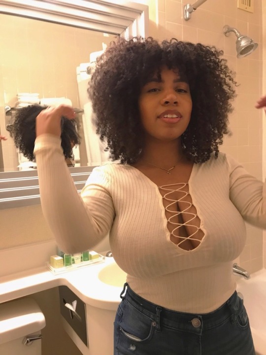 briamostdope:  Ig: forevercurlybri 
