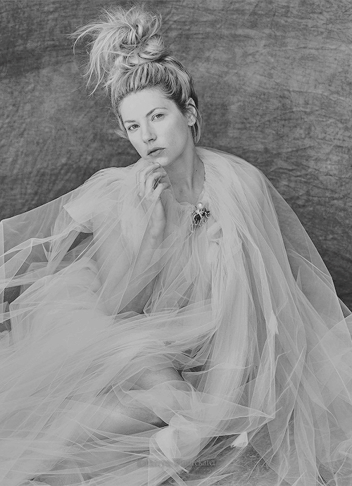 bwbeautyqueens:Katheryn Winnickphotographed by Fabrizio Ferri for Spirit & Flesh