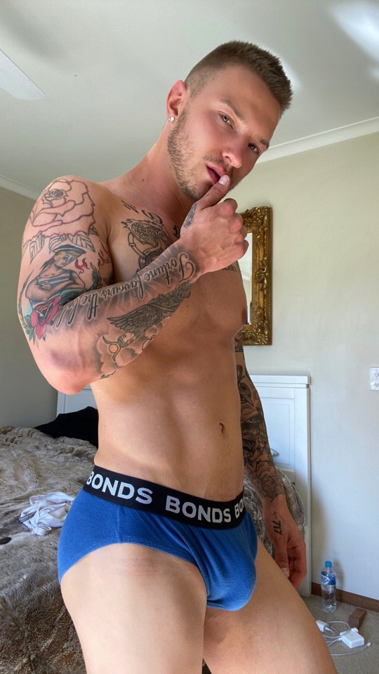 yourbrothershotfriend:Stop staring at my junk..OnlyFans