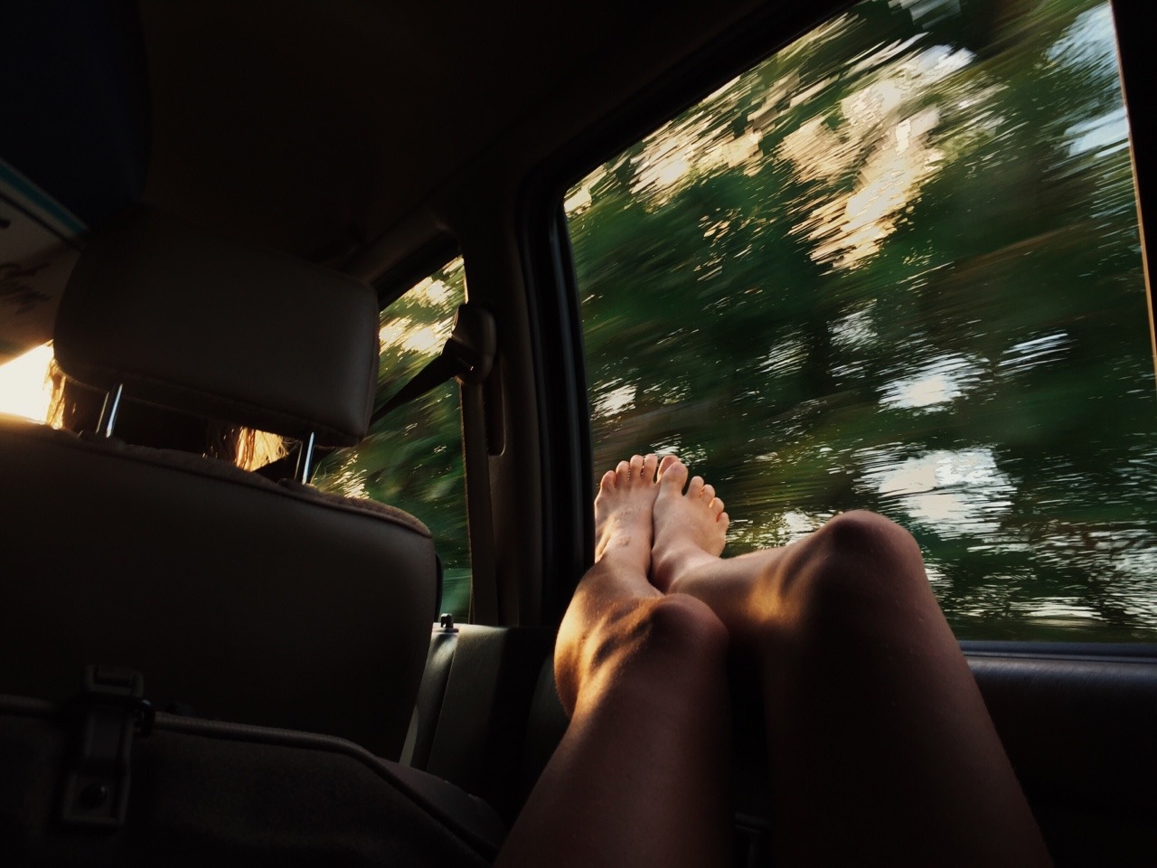 helpfvl:  WHO WANTS SUMMER // listen here JUST ANOTHER ROAD TRIP PLAYLIST FOR THE