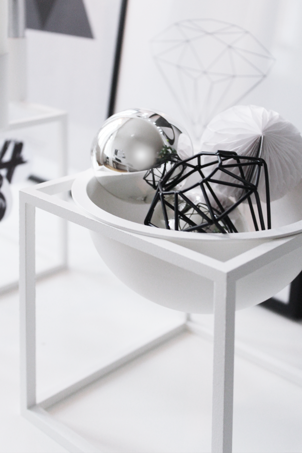 http://www.mamaisonblanche.blogspot.com