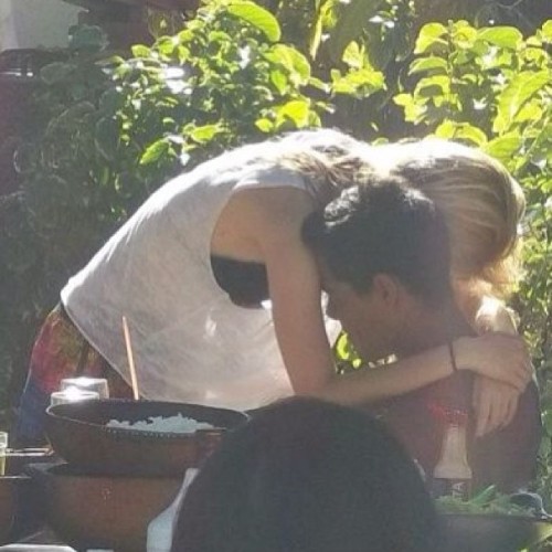 micasoph-chocolover:  só eu que nunca vi essa foto?   creditos - @eryca_andressa  Achei a coisa mais fofa essa foto *_*   