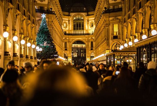 Christmas shopping at Galleria Vittorio Emanuele II, Milan, Italy