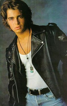 Can we take a moment..to witness the fitness of Joey Lawrence 