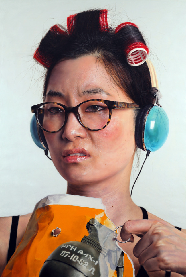picassomami:  Modern Lady / Angry pregnant woman.Modern Lady / unuseful scissors.
