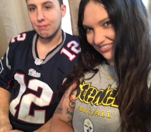 Travis hates me right now 🤷🏻‍♀️💛🖤 #loveya #couplegoals #steelers  https://www.instagram.com/p/Bng1w1anUe1/?utm_source=ig_tumblr_share&igshid=1thfk5jxrzqse