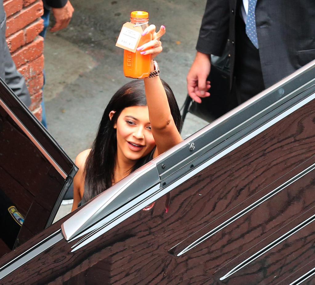 jenner-news:  May 30: Kylie leaving PacSun in Santa Monica, CA.