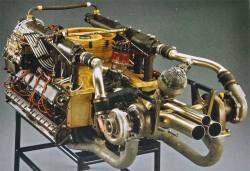 luimartins:  Porsche 917 turbo engine: the