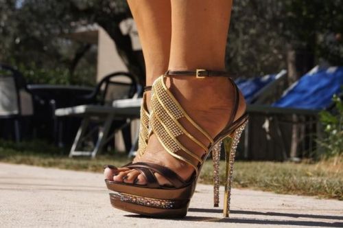 sexy-in-heels:High Heels #high #stilettos #pumps #legs