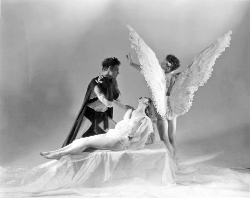 wehadfacesthen:Lew Christensen, Daphne Vane and William Dollar in George Balanchine’s ballet o