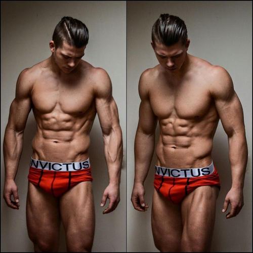 musclegazer:Kaz van der Waard adult photos