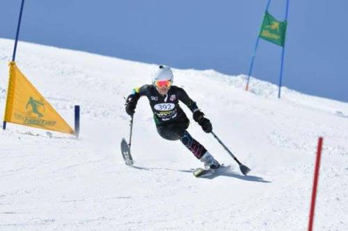 Pakistani girl competes in skiing compeititon despite losing leg in 2005 earthquake - Express Tribun