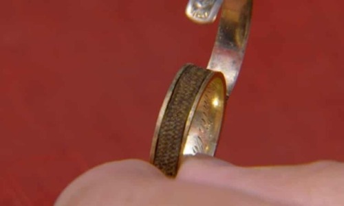 boykeats:A lock of braided hair in a ring discovered in a Welsh attic is “very likely” to have been 