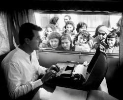 summers-in-hollywood:Rock Hudson surrounded by fans, 1957. Photo by Bob Willoughby