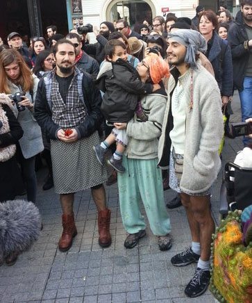 tobediyenateist:bendiss:İstanbul/Tasim 21.02.2015 günü Özgecan için erkeklerin düzenlediği yürüyüş…Fazla güzelsiniz…:’)