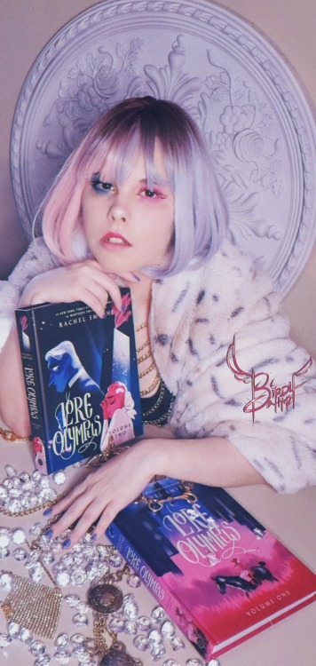 birdybathory:  “I look like I am pretending to be Rachel Smythe and this is some