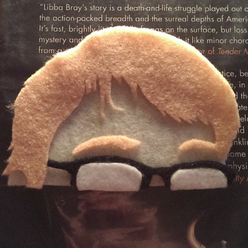 hanklerfishcomic:  sgtsweetcheeks:  This has been @hankgreen’s face made out of felt. #hankgre