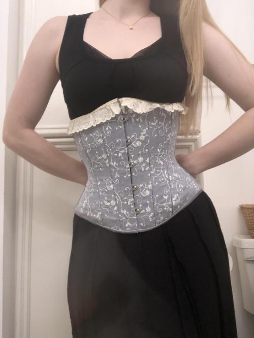 bustiers-and-corsets:  2 weeks of seasoning and here we are!