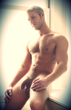 randydave69:  His furry body looks so hot
