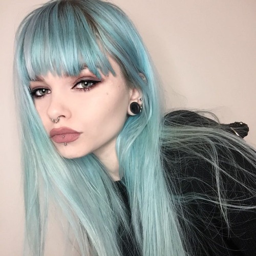 lovescenehair:  lol.ivi  more hairstyles on ig @colours_and_hair