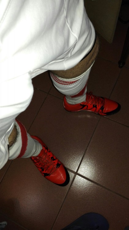 luigonza49: Messy at home and then at the field ready to play