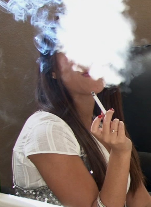 al8675309: So hot in her smoky haze! From smokingmodels.com