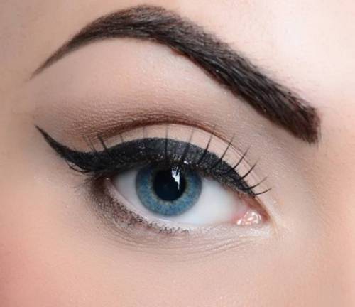 Everything you need to know about getting your eyebrows waxed.