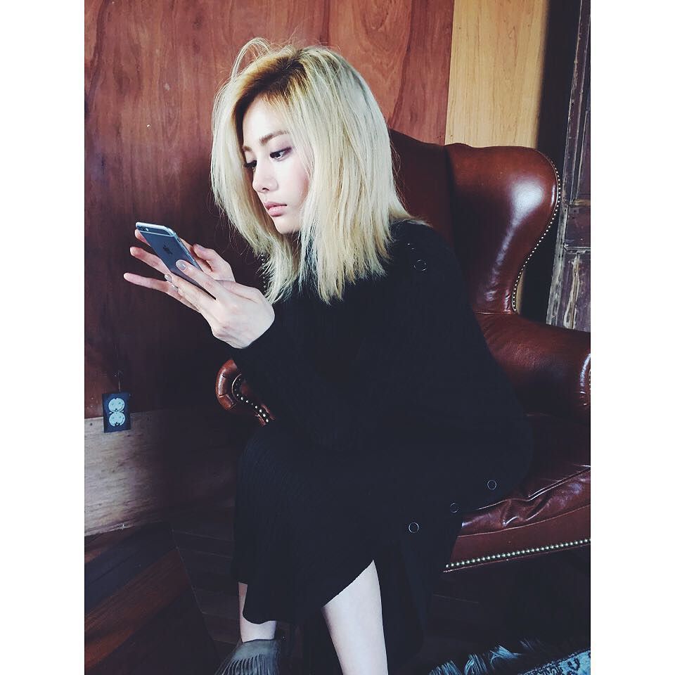 lookatafterschool:  151006 Nana’s instagram updates#제니하우스 #무진쌤