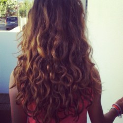 eusoufuckingawesome:  i-love-my-hair. 