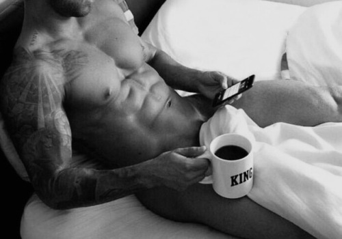 mydirtyside816: southern-sweetie1: HOTT AFI need that coffee cup