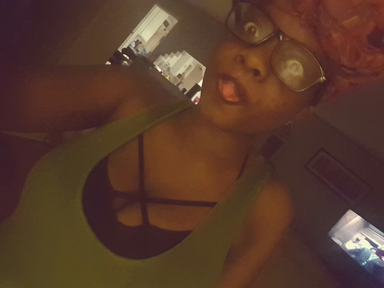 darkkcherry:  Mood Swinging.