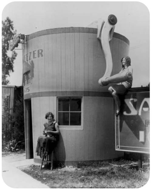 1925 c. The Freezer ice cream store, Los Angeles, California. From America in the 1920′s, FB.