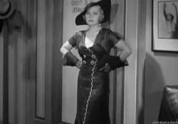  Joan Blondell - “Dames” (1934) 