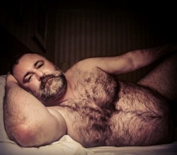 bearcolors:  See more photos of hot beefy hairy men - follow me: http://bearcolors.tumblr.comThank for following http://bearcolors.tumblr.com