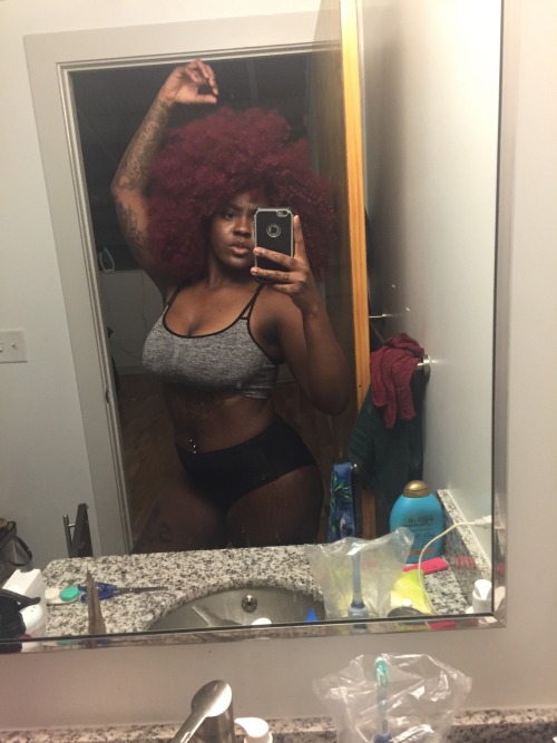 insecure-beautyy: suckmymelanatedconciousness: insecure-beautyy: My hair gets bigger and bigger erda