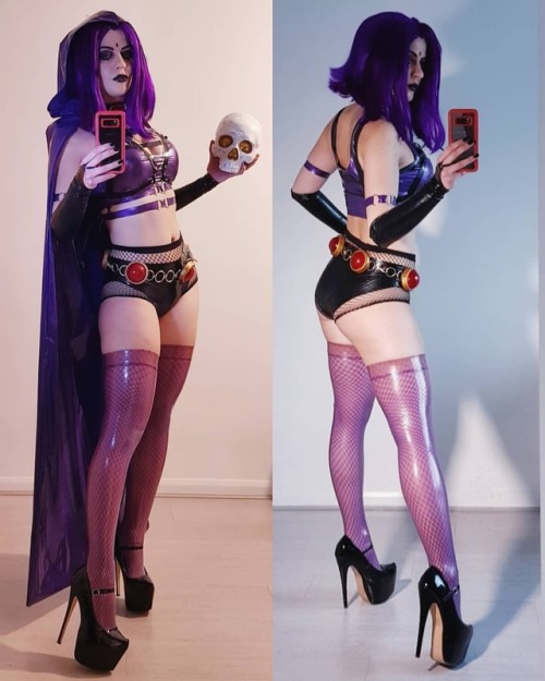 purplemuffinz:It’s so Raven meets boudoir  . #latex #raven #boudoir #lingerie #latexmaker #lat