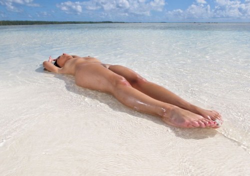 nbvoyeur:  Visit & Follow NBVoyeur (Over 20.000 Pics & Videos) Follow Us on Twitter @NudeBeachVoyeur See Thousands pics on http://nbvoyeur.activeboard.com/ 