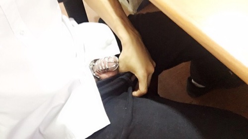 haley1988: Locktober～ Day 3. Office连续戴锁三十天之第三日，办公室小小暴露一下，嘿嘿
