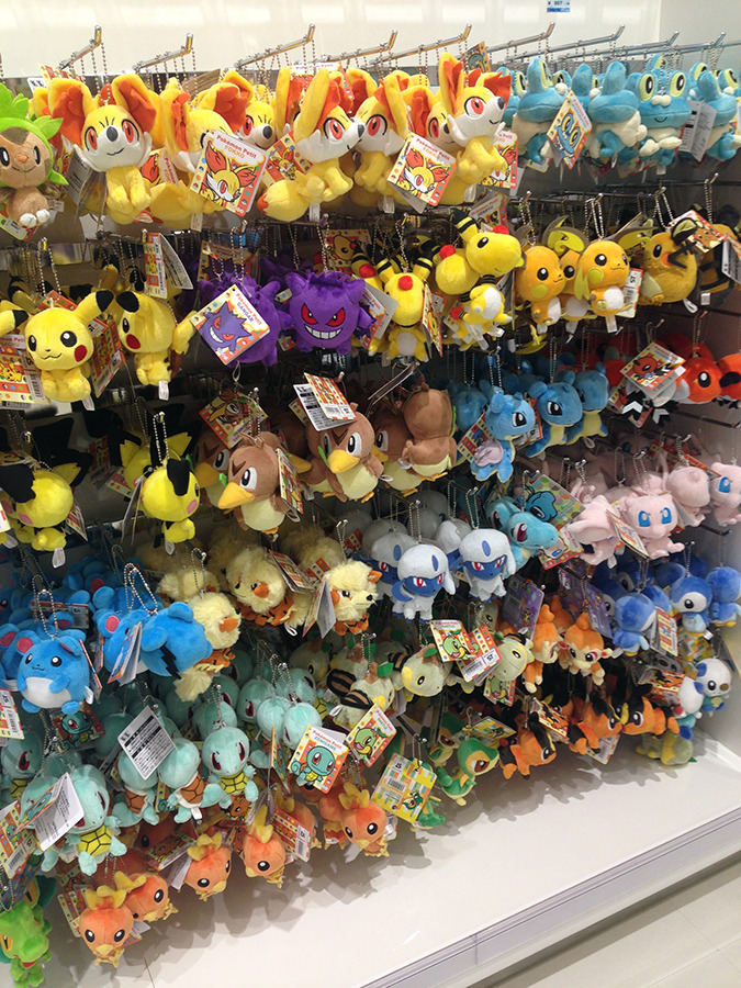coplandfanboy:  zombiemiki:  Stopped by the Tokyo Bay Pokemon Center, took some pics.