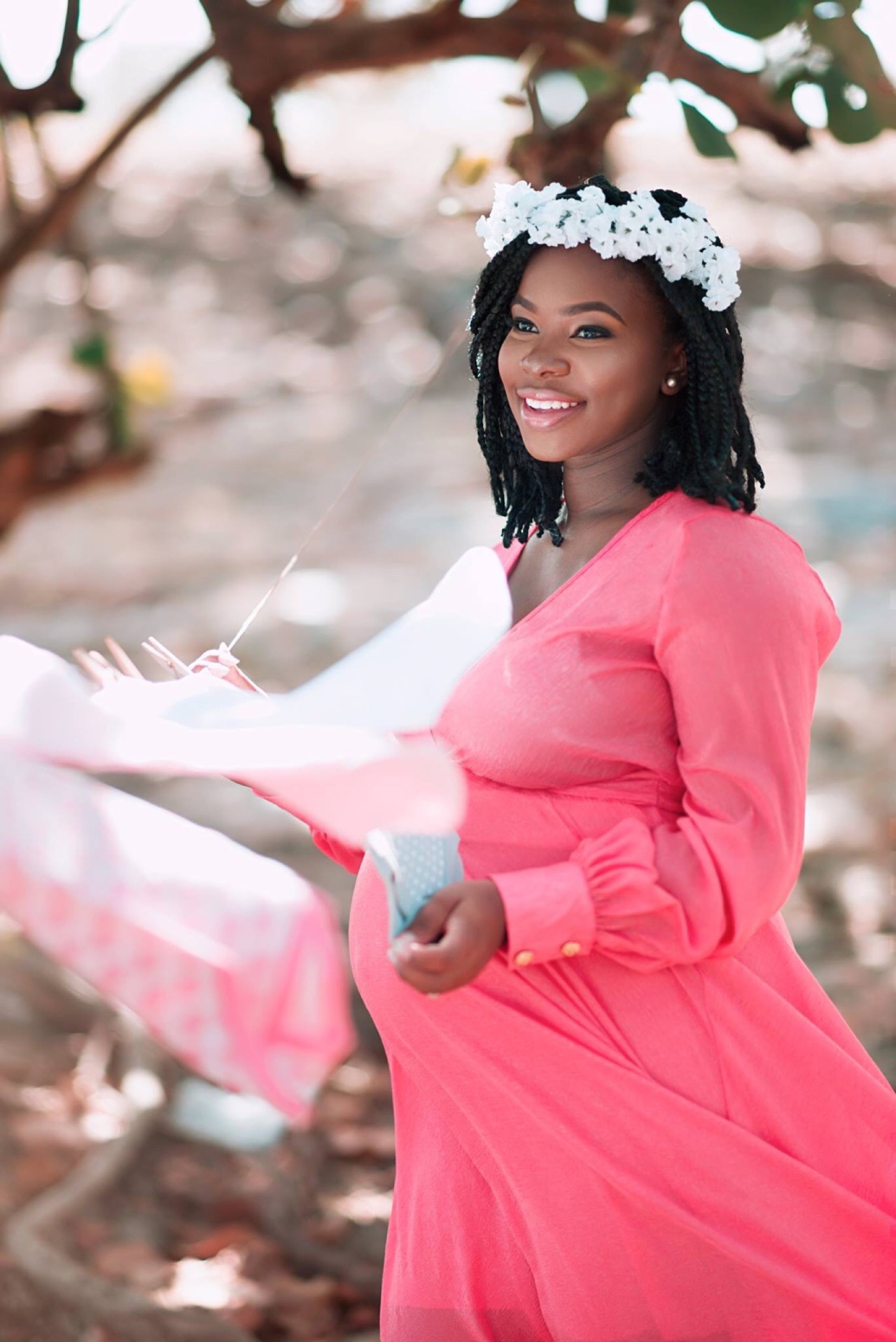 flowersundefiled:  My maternity shoot with Delton Barrett Photography.   I wanted