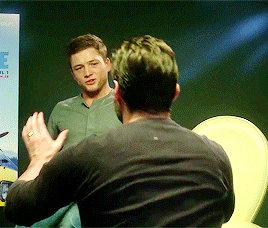 colinfirth: Hugh Jackman and Taron Egerton recreate the lift from Dirty Dancing!