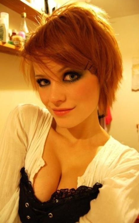 Redhead hottie