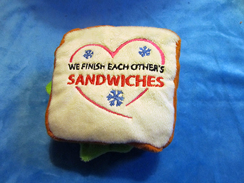 Sex onelani:  Sandwich plush inspired from Frozen’s pictures