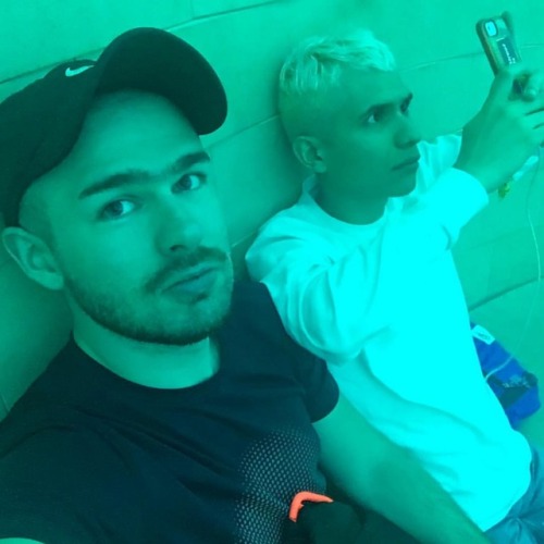 mountcoronet:me n my boy hanging in the blue drip zone<3