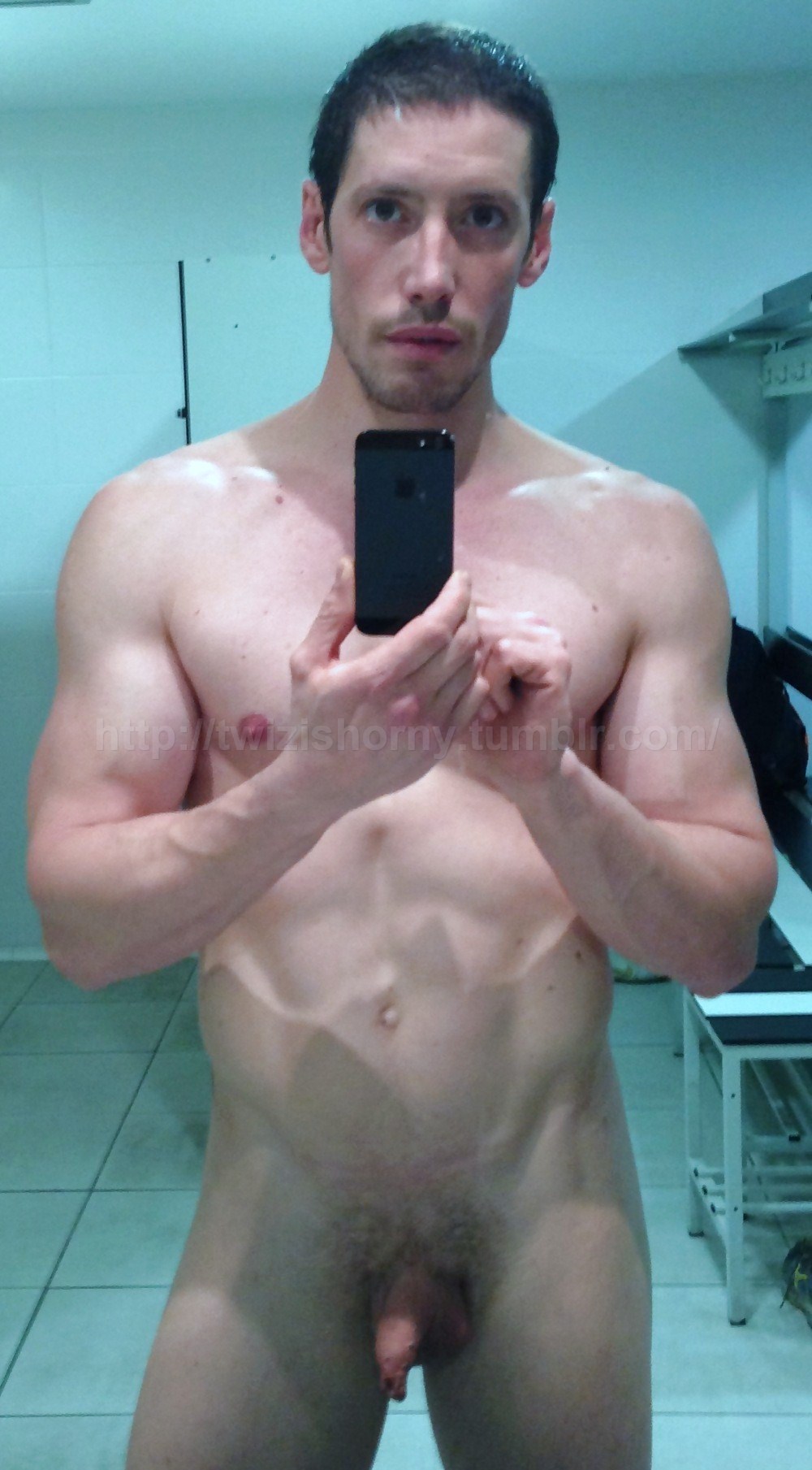 olderslavesroom:  how can he be horny with a dick THAT size- not enough to satisfy