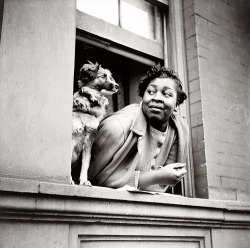 fuckyeahvintage-retro:  Harlem lady with