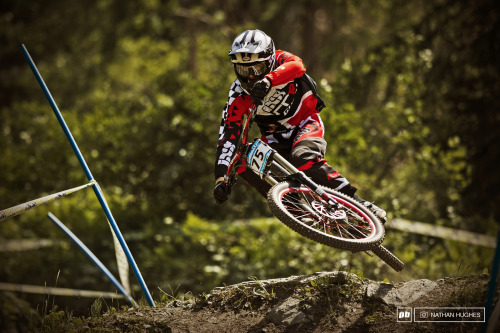 einerundesache: Phil Atwill scrubs the step down in Schladming. Pic by Nathan Hughes.