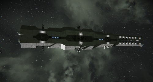 Distracting myself by building spessships gain. Slowly getting the hang of things again, but man, my