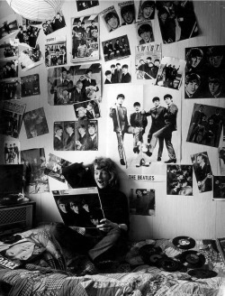 nazipaint:  A teenage Beatles fan in her room. 1964. 